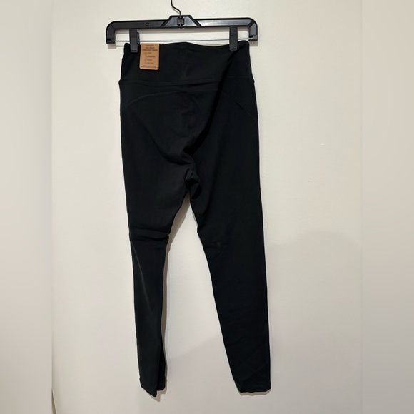 Brand New Pink Victoria’s Secret leggings black - Picture 4 of 5